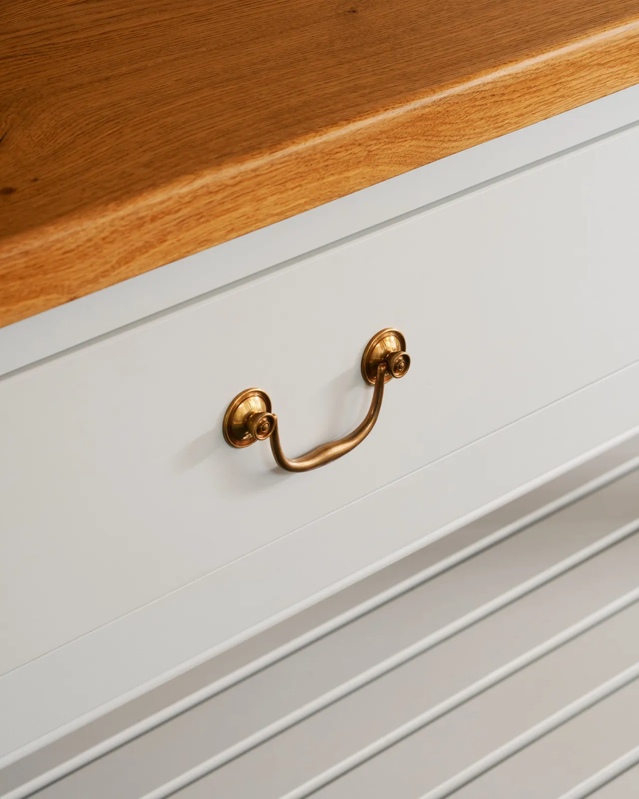 The Georgian Swing Handle | deVOL Kitchens